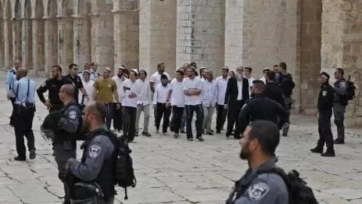 اقتحام عشرات المستوطنين باحات المسجد الأقصى