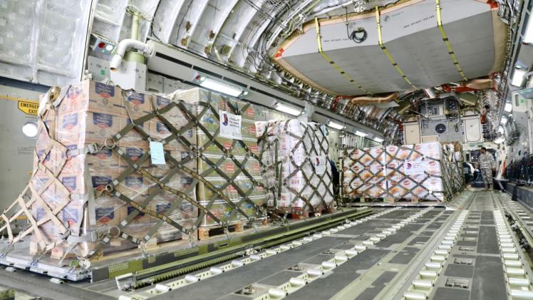 جانب من المساعدات المقدمة