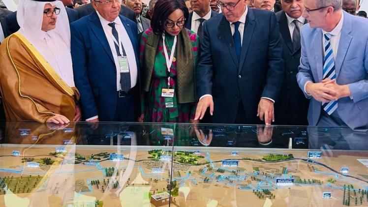 جانب من مشاركة سعادة وزير البلدية في افتتاح المعرض