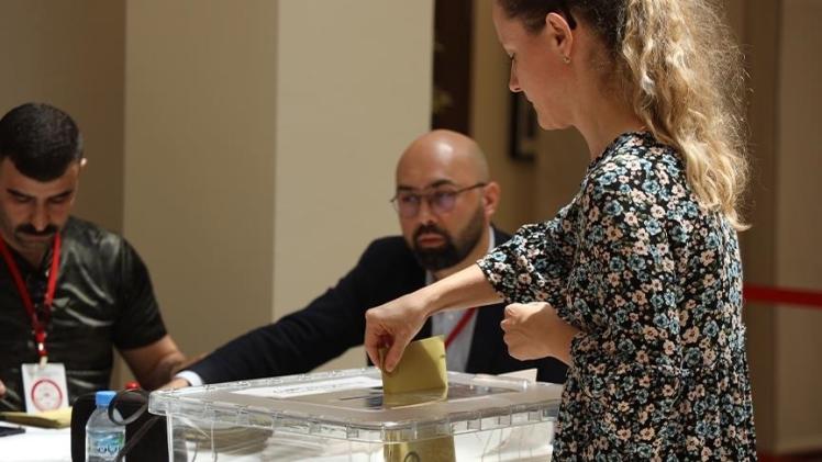 جانب من عمليات التصويت