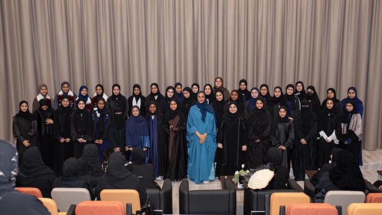 سعادة الشيخة هند بنت حمد آل ثاني في صورة جماعية على هامش المبادرة