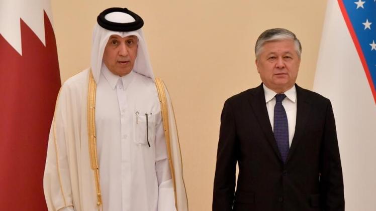 سعادة السيد سلطان بن سعد المريخي وزير الدولة للشؤون الخارجية خلال جولة المشاورات