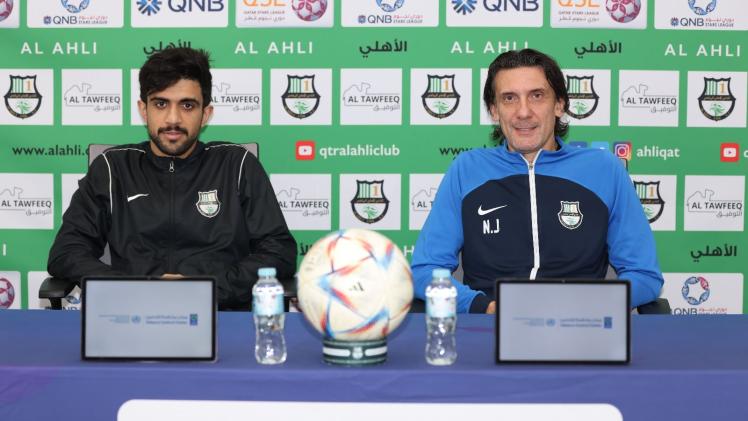 نيبوشا مدرب الأهلي وجاسم الشرشني