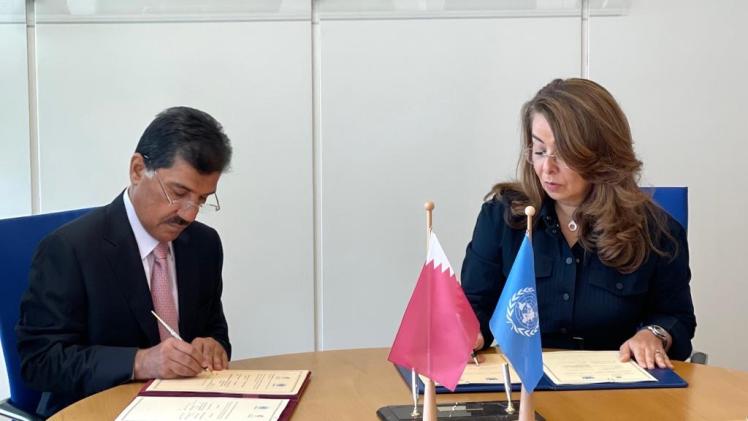 جانب من توقيع الاتفاقية