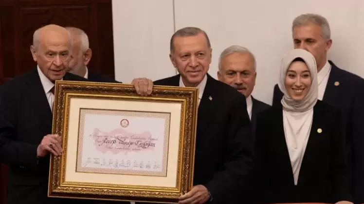 أردوغان يتسلم وثيقة التنصيب