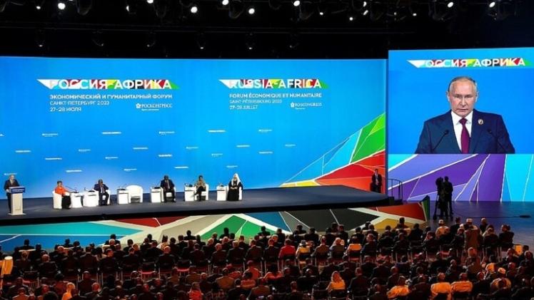 جانب من القمة