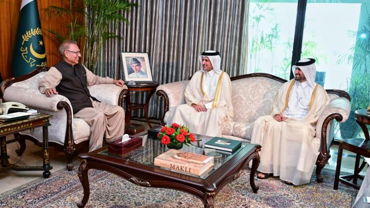 جانب من استقبال فخامة الرئيس الباكستاني لسعادة السفير القطري