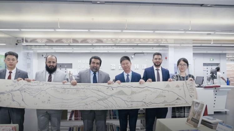 جانب من افتتاح جناح قطر في مكتبة قوانغتشو