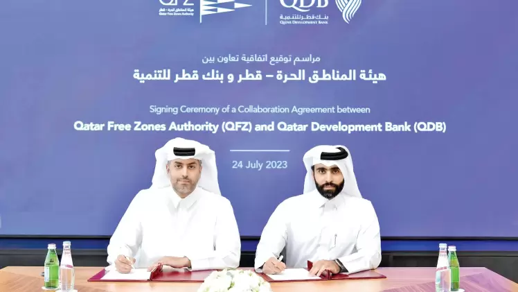 جانب من توقيع المبادرة