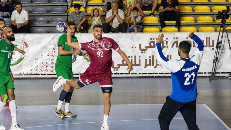 مباراة عنابي كرة اليد مع نظيره السعودي