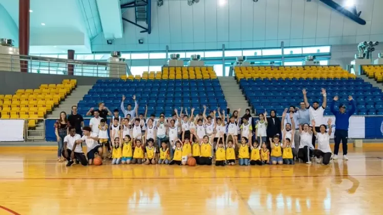 الأطفال المشاركين في المخيم