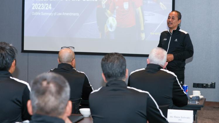 جانب من الدورة