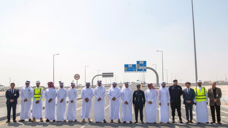 جانب من افتتاح التقاطع الجديد