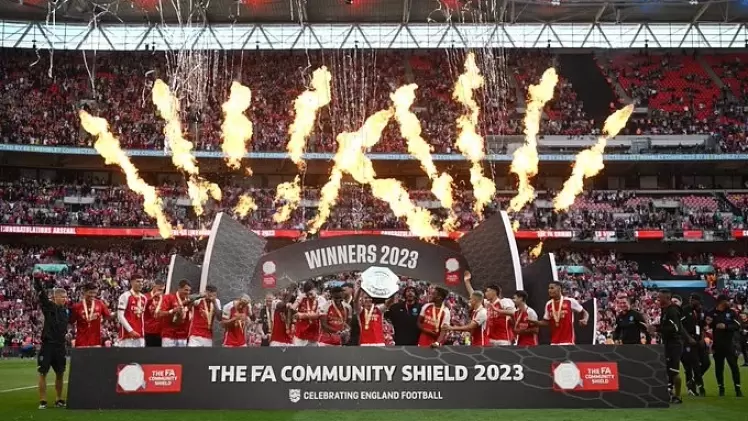 تتويج فريق أرسنال