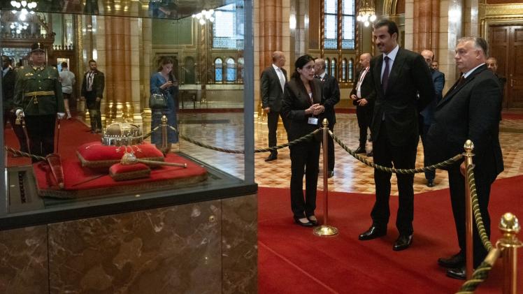 جانب من زيارة سمو الأمير إلى البرلمان الهنغاري