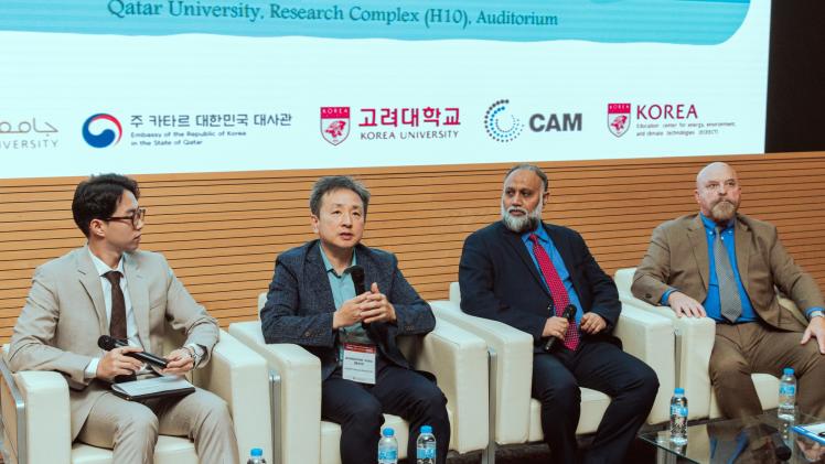 جانب من الندوة