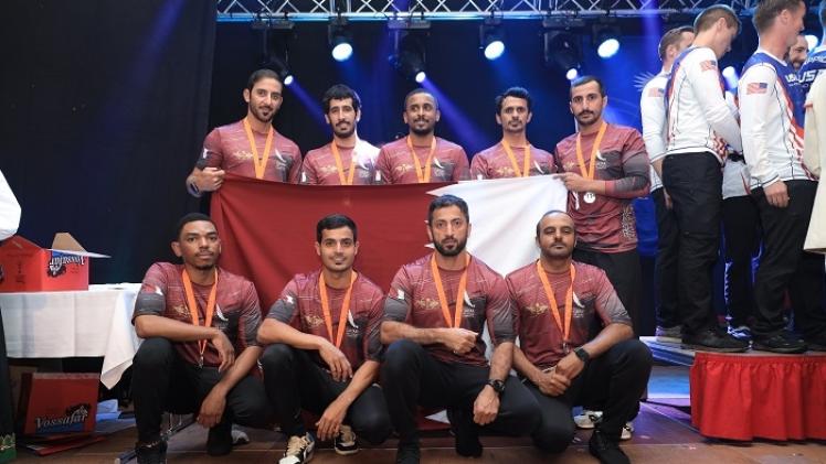 المنتخب القطري للقفز المظلي