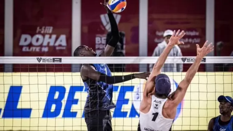 مباراة سابقة لعنابي الطائرة الشاطئية