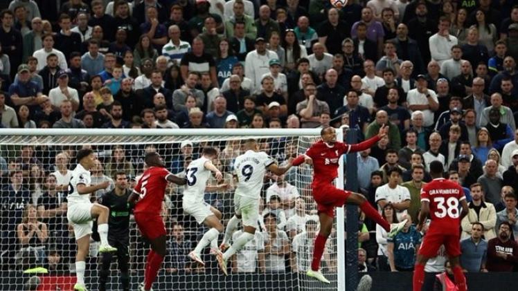 مباراة سابقة بين ليفربول وتوتنهام
