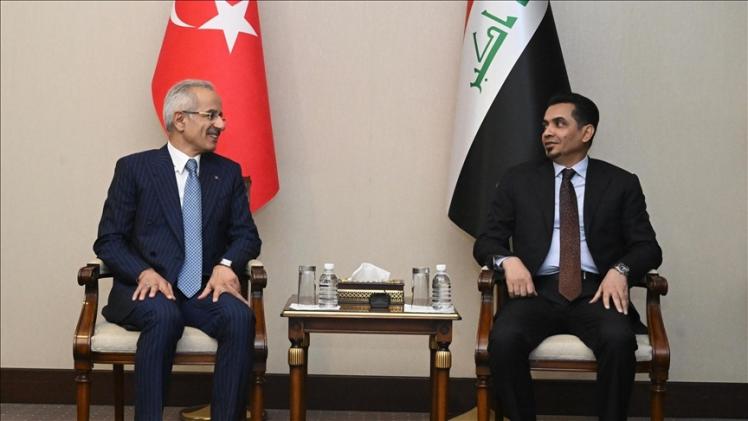 جانب من المباحثات