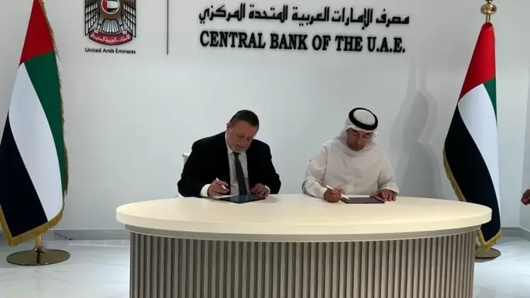 جانب من توقيع الاتفاقية بين الجانبين المصري والإماراتي