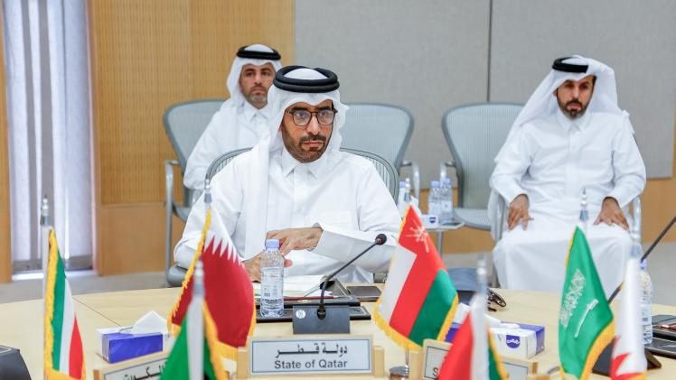 العقيد الدكتور جبر حمود النعيمي خلال الاجتماع