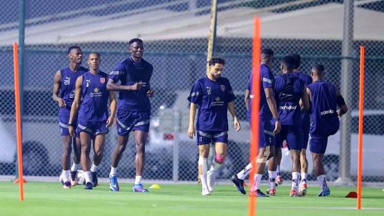 لاعبو الدحيل