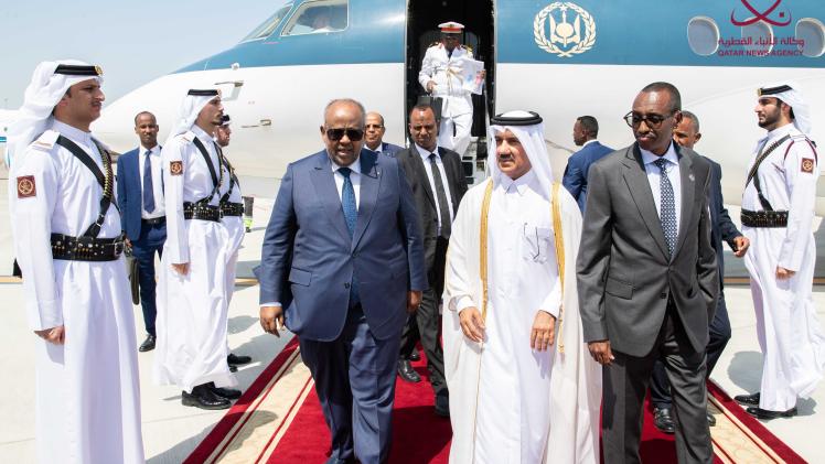خلال وصول رئيس جيبوتي إلى مطار حمد الدولي