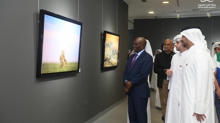 جانب من افتتاح معرض وراء الحدود ماساي مارا