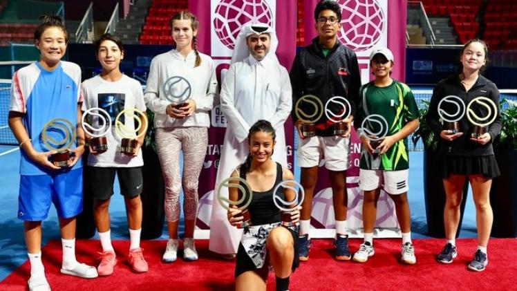 جانب من تتويج الفائزين