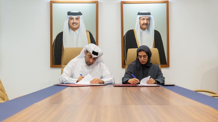 خلال توقيع الاتفاقية