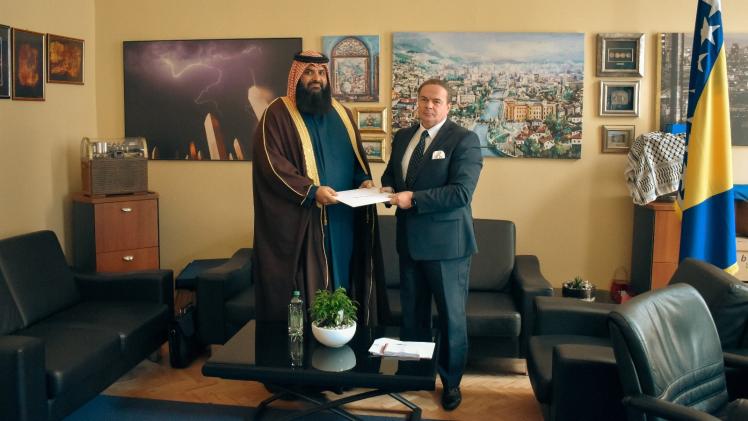 جانب من تسليم أوراق الاعتماد