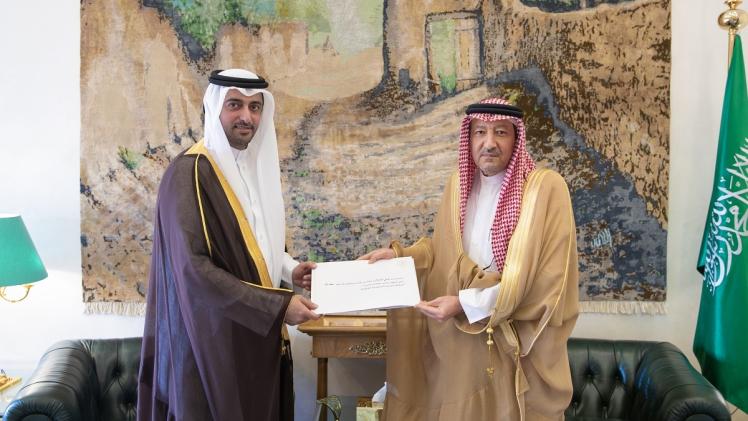 جانب من تسليم رسالة سمو الأمير