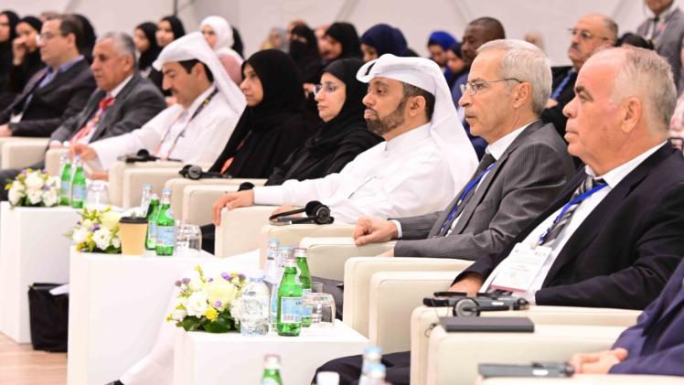 جانب من جلسات المنتدى