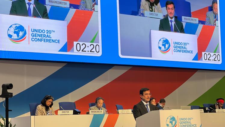 سعادة السيد جمال عبدالرحمن الجابر رئيس وفد دولة قطر خلال ألقاء كلمته