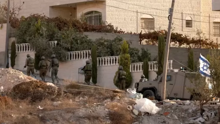 قوات إسرائيلية أثناء اقتحامها مدينة الخليل جنوبي الضفة الغربية