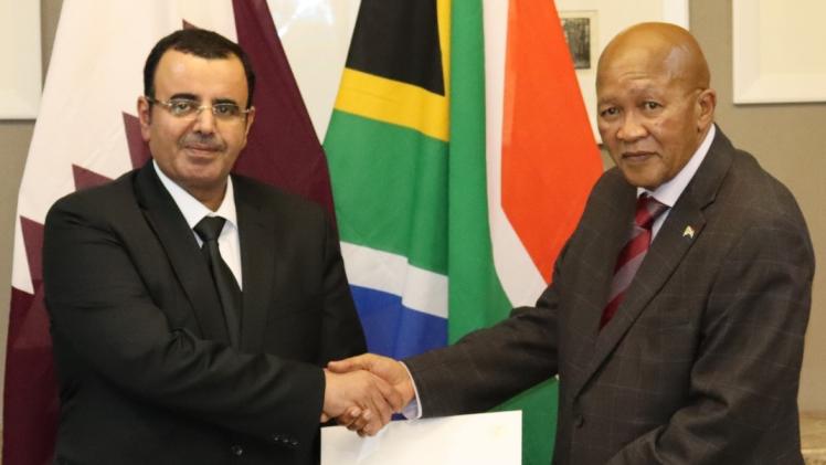 جانب من تسليم الأوراق