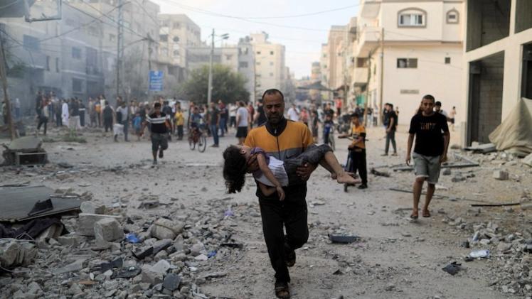 1200 طفل مفقود تحت الأنقاض