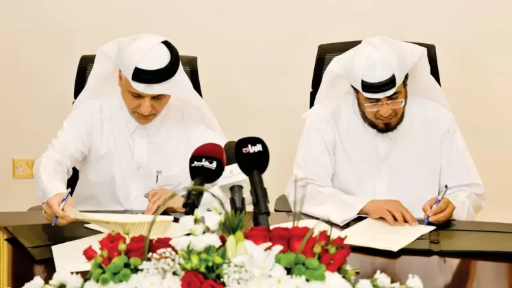 جانب من توقيع الاتفاقية