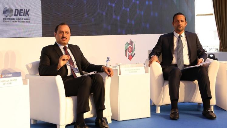 جانب من مشاركة سلطان بن راشد الخاطر وكيل وزارة التجارة والصناعة