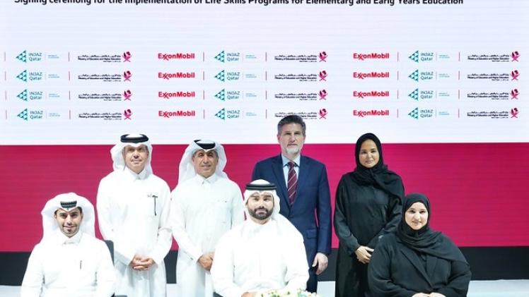 جانب من توقيع الاتفاقية