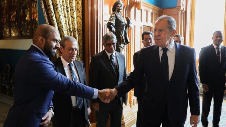 على هامش الاجتماع