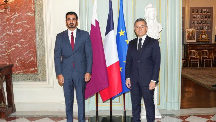 على هامش الاجتماع