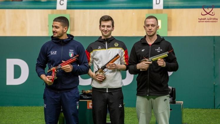 جانب من تتويج الفائزين