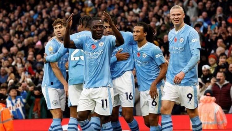 لاعبو مانشستر سيتي الإنجليزي