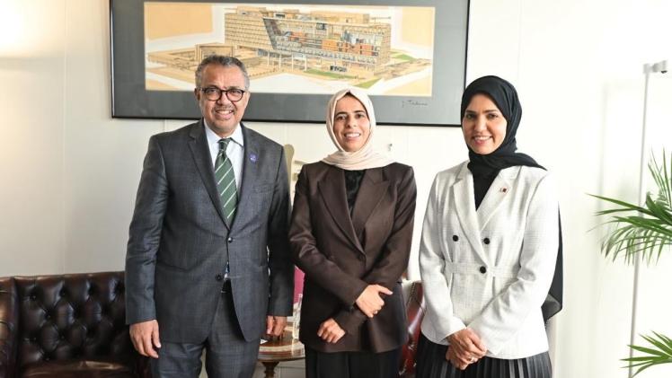 على هامش الاجتماع