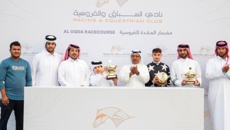 جانب من تتويج الفائزين