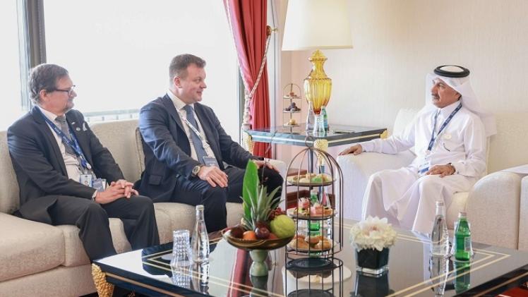 جانب من الاجتماعات