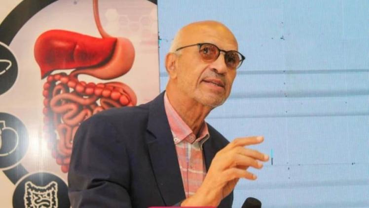 الدكتور عادل عبدالعزيز السيد