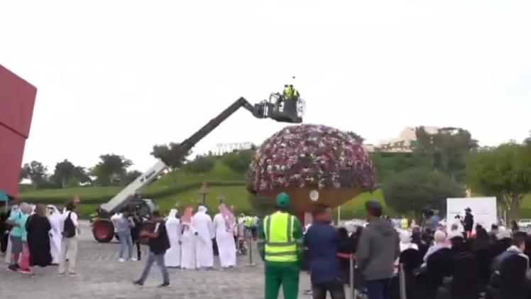 تدشين أكبر باقة زهور في العالم